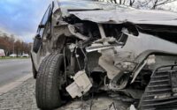 Tabrakan Maut di Tol Jagorawi Arah Bogor: Avanza Mogok, Hilux Salip dari Bahu Jalan, 1 Orang Meninggal