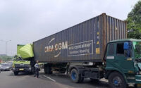 Tabrakan Truk Trailer dan Mobil Boks di Tol JORR, Satu Pengemudi Alami Luka Ringan