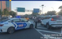 Truk Terguling di Tol Layang Tomang KM 13, Lalu Lintas Kembali Normal Setelah Evakuasi