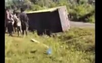 Tragedi Sumba Barat Daya: Truk Mas Kawin Terguling, Tiga Tewas